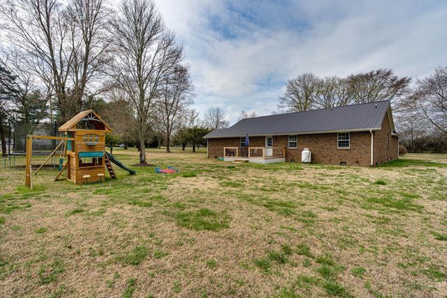 1895 Shellmound Road, Jasper, TN 37347