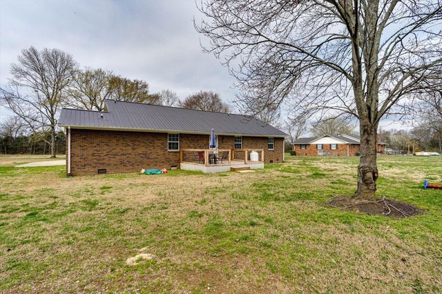 1895 Shellmound Road, Jasper, TN 37347