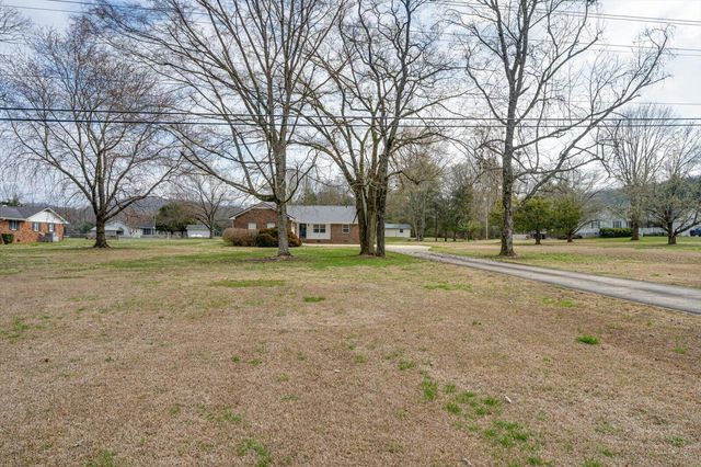 1895 Shellmound Road, Jasper, TN 37347