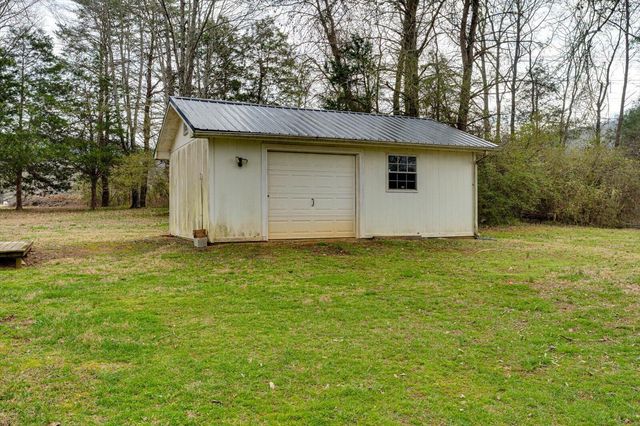 1895 Shellmound Road, Jasper, TN 37347