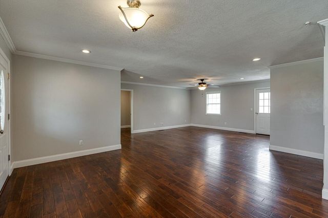 1895 Shellmound Road, Jasper, TN 37347