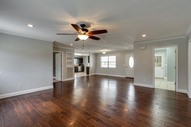 1895 Shellmound Road, Jasper, TN 37347