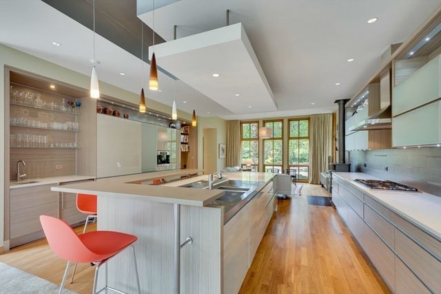 23 Bedford Rd, Lincoln, MA 01773