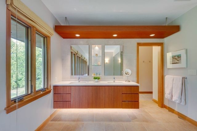 23 Bedford Rd, Lincoln, MA 01773