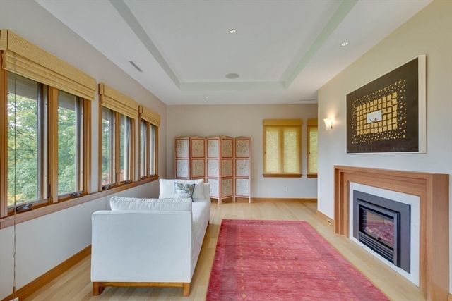 23 Bedford Rd, Lincoln, MA 01773