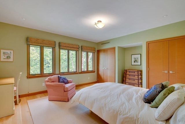 23 Bedford Rd, Lincoln, MA 01773