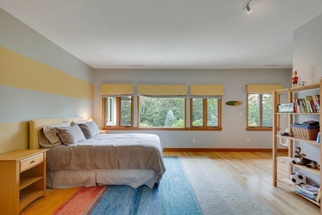 23 Bedford Rd, Lincoln, MA 01773