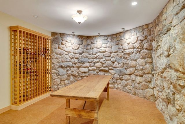 23 Bedford Rd, Lincoln, MA 01773