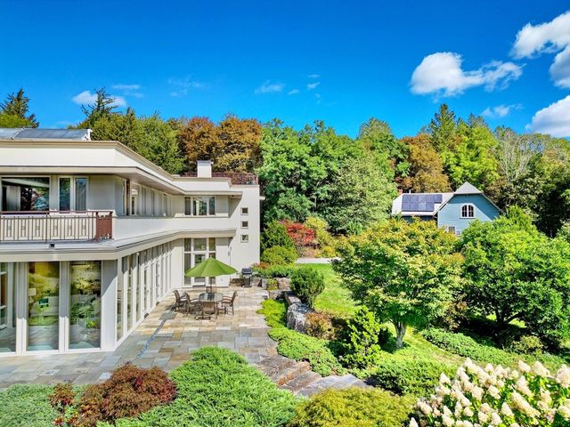 23 Bedford Rd, Lincoln, MA 01773