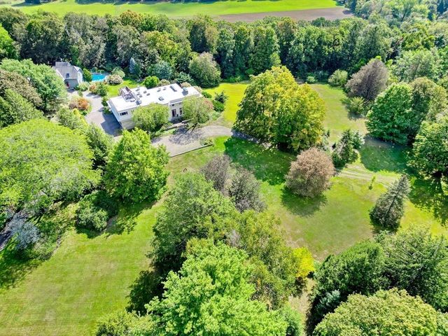 23 Bedford Rd, Lincoln, MA 01773