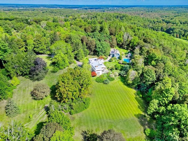 23 Bedford Rd, Lincoln, MA 01773