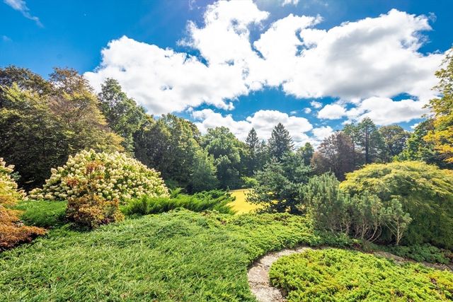 23 Bedford Rd, Lincoln, MA 01773