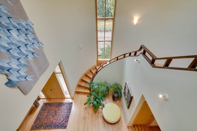 23 Bedford Rd, Lincoln, MA 01773