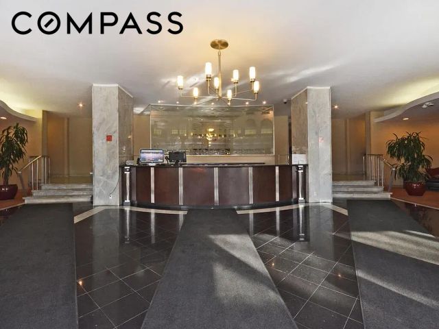 5800 Arlington Ave Apt 20L, New York City, NY 10471