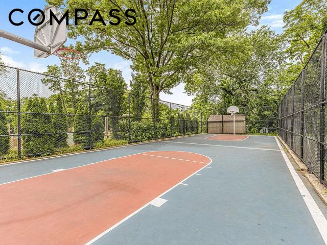 5800 Arlington Ave Apt 20L, New York City, NY 10471