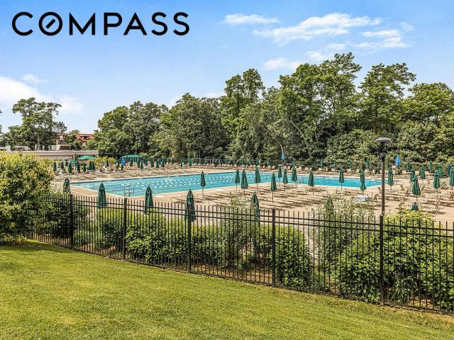 5800 Arlington Ave Apt 20L, New York City, NY 10471