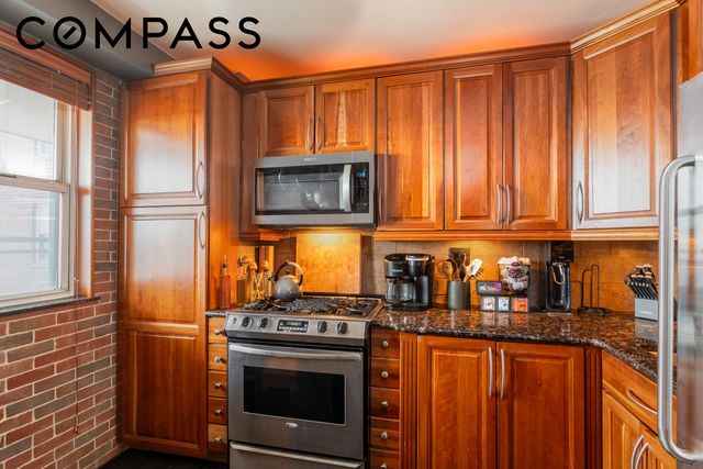 5800 Arlington Ave Apt 20L, New York City, NY 10471