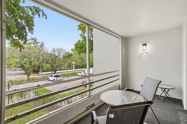 6903 Cypress Road B24, Plantation, FL 33317