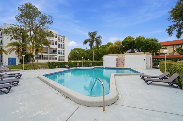 6903 Cypress Road B24, Plantation, FL 33317