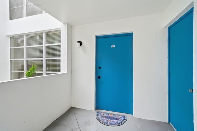 6903 Cypress Road B24, Plantation, FL 33317
