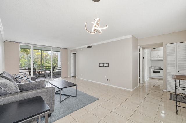 6903 Cypress Road B24, Plantation, FL 33317