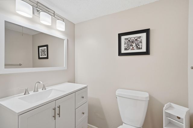 6903 Cypress Road B24, Plantation, FL 33317