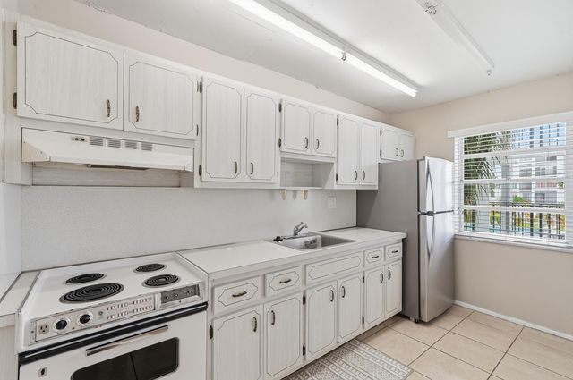 6903 Cypress Road B24, Plantation, FL 33317