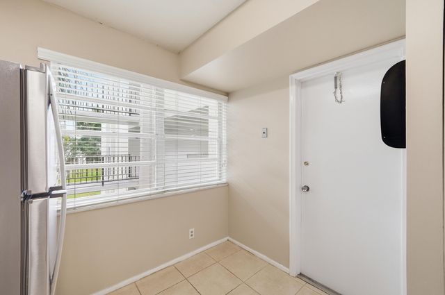 6903 Cypress Road B24, Plantation, FL 33317
