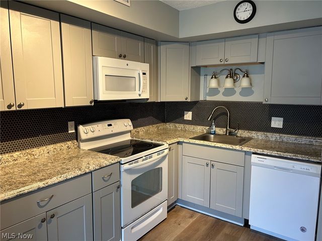950 Wadsworth Road F4, Medina, OH 44256