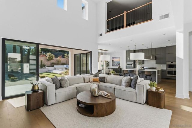 13898 Andalusian Trl, San Diego, CA 92130