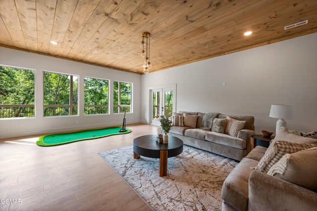 3047 Redtail Road, Sevierville, TN 37862