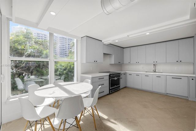 605 Ocean Drive 2L, Key Biscayne, FL 33149