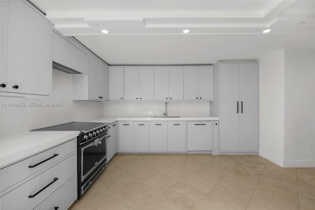 605 Ocean Drive 2L, Key Biscayne, FL 33149