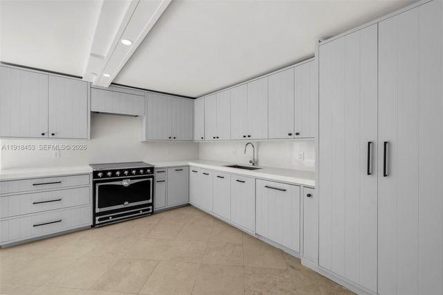 605 Ocean Drive 2L, Key Biscayne, FL 33149