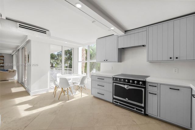 605 Ocean Drive 2L, Key Biscayne, FL 33149