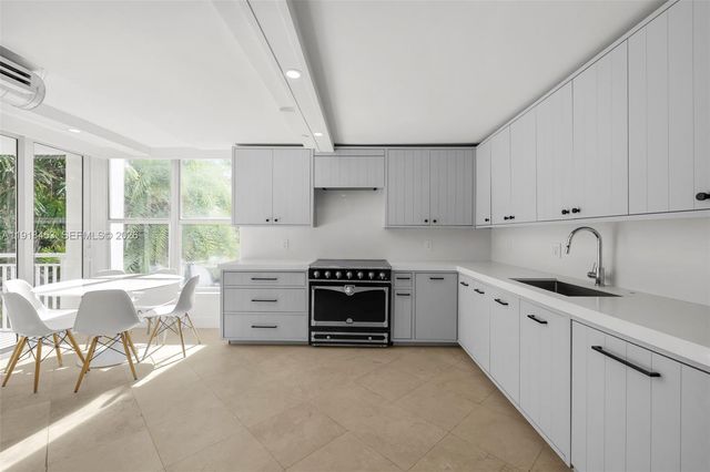 605 Ocean Drive 2L, Key Biscayne, FL 33149