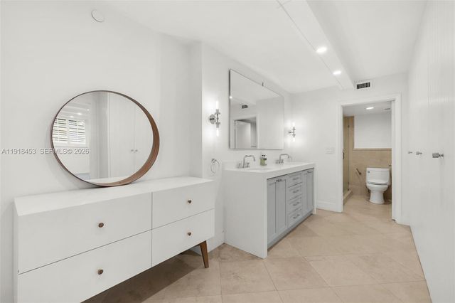 605 Ocean Drive 2L, Key Biscayne, FL 33149