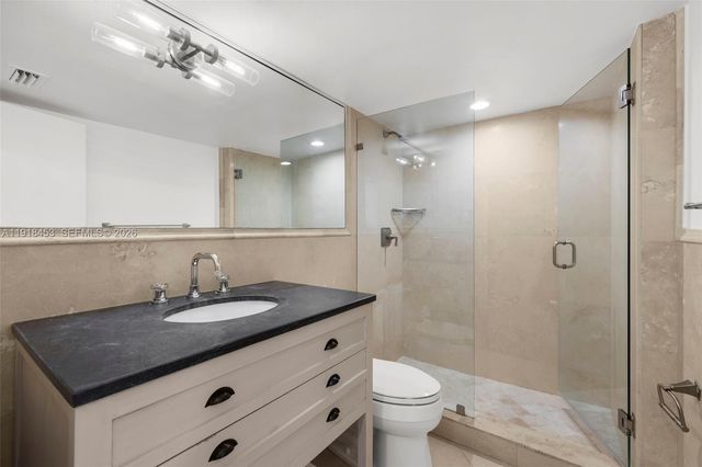 605 Ocean Drive 2L, Key Biscayne, FL 33149