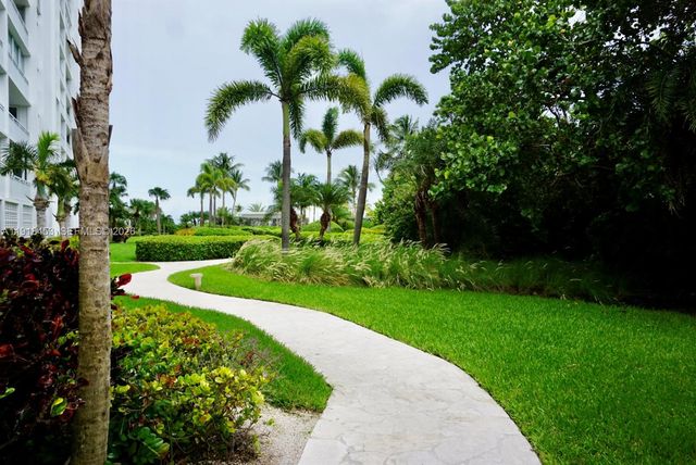 605 Ocean Drive 2L, Key Biscayne, FL 33149