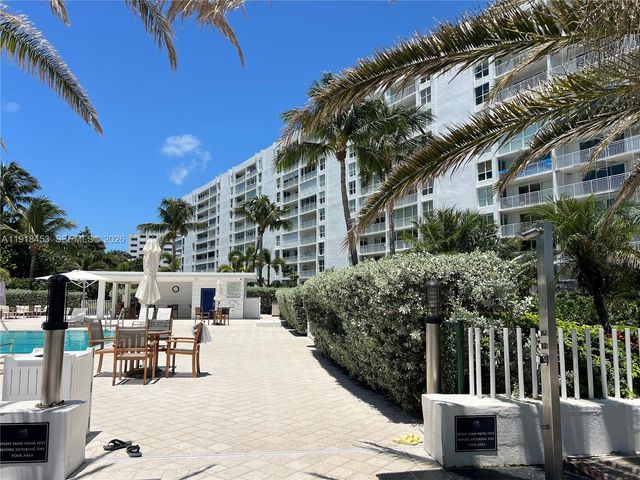 605 Ocean Drive 2L, Key Biscayne, FL 33149