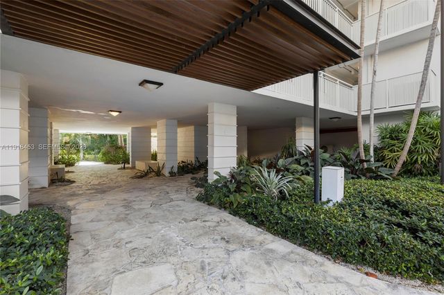 605 Ocean Drive 2L, Key Biscayne, FL 33149