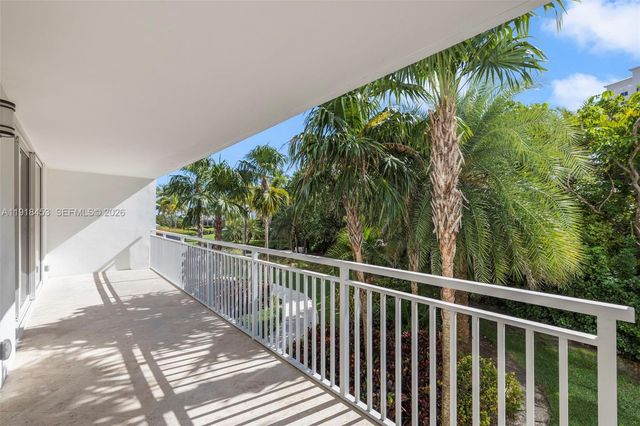 605 Ocean Drive 2L, Key Biscayne, FL 33149