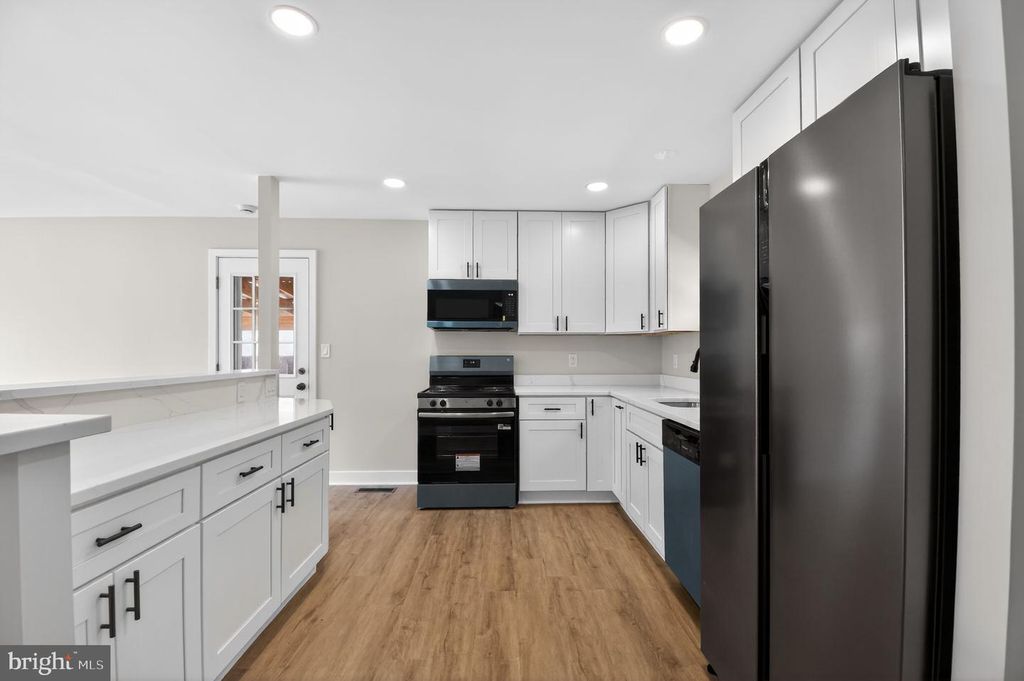 Image 11 of property listing at 3281 SUDLERSVILLE S, Laurel, MD 20724