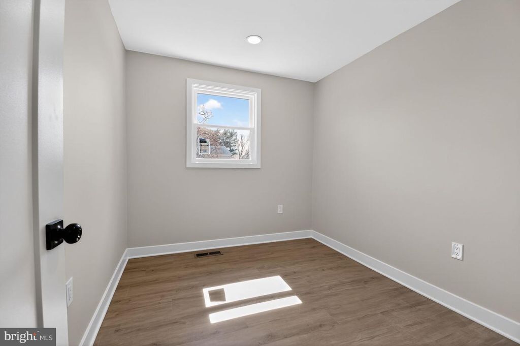 Image 18 of property listing at 3281 SUDLERSVILLE S, Laurel, MD 20724