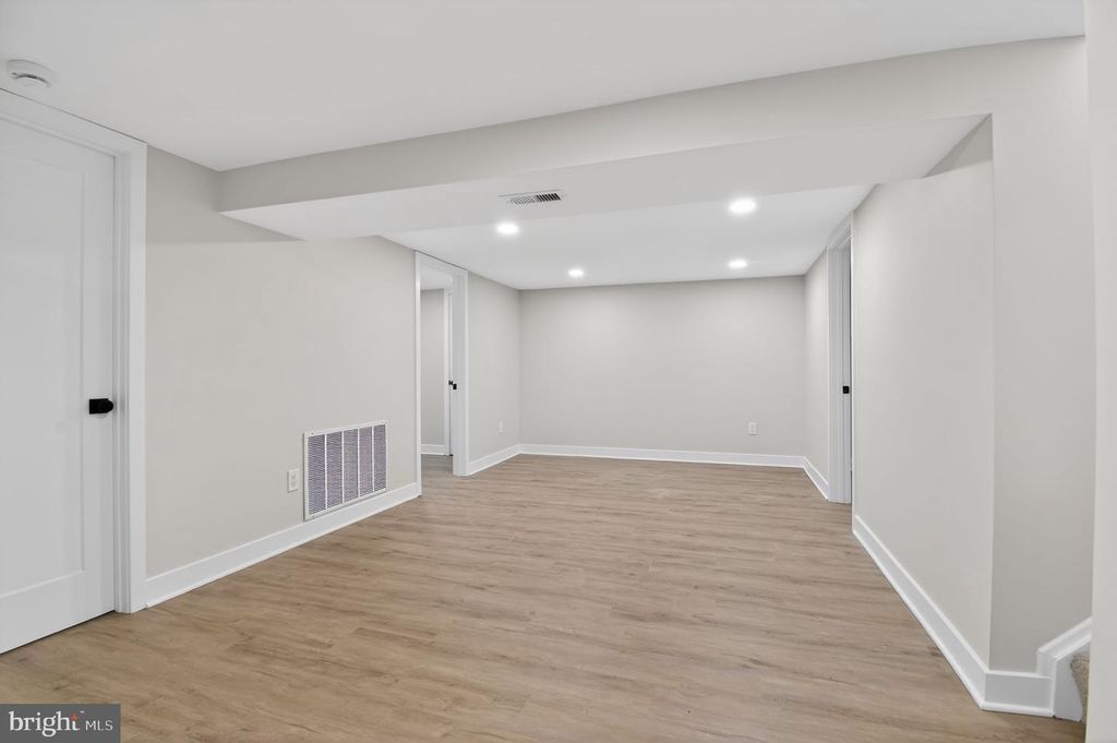 Image 21 of property listing at 3281 SUDLERSVILLE S, Laurel, MD 20724