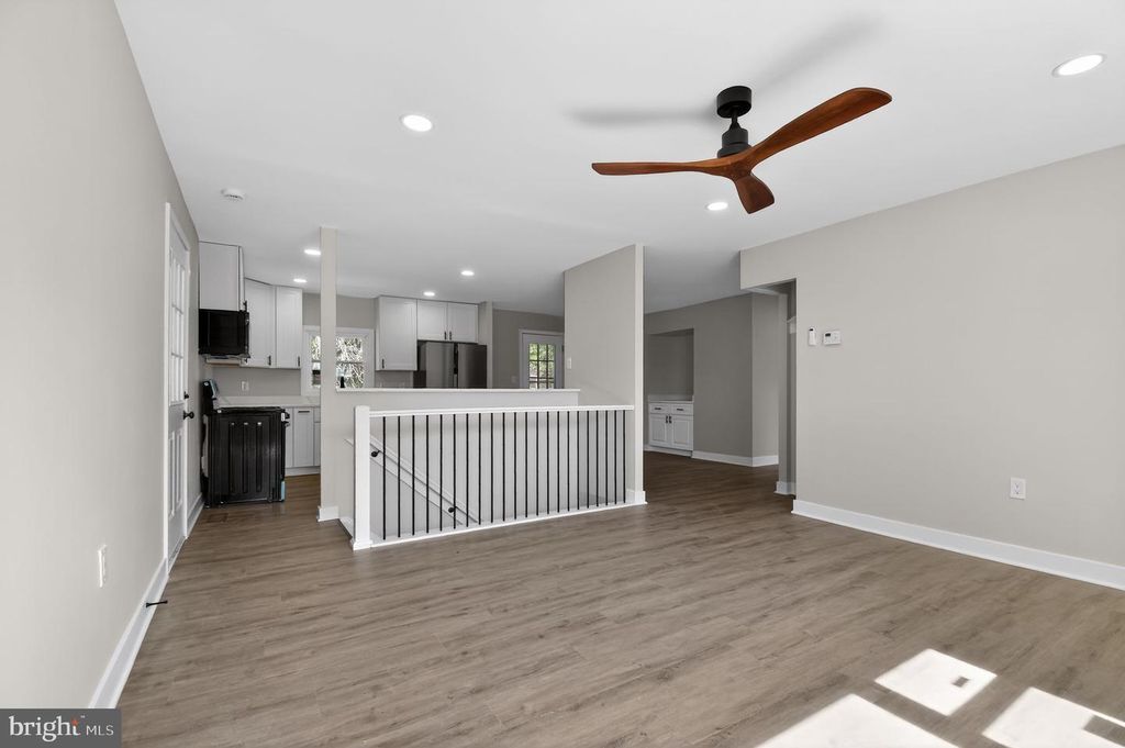 Image 6 of property listing at 3281 SUDLERSVILLE S, Laurel, MD 20724