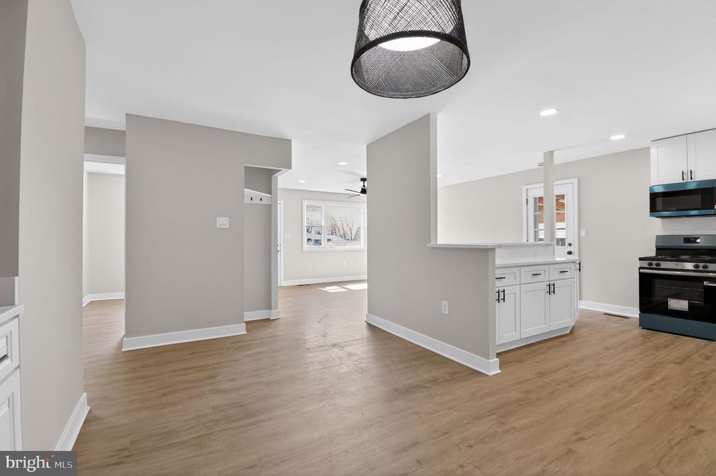 Image 7 of property listing at 3281 SUDLERSVILLE S, Laurel, MD 20724