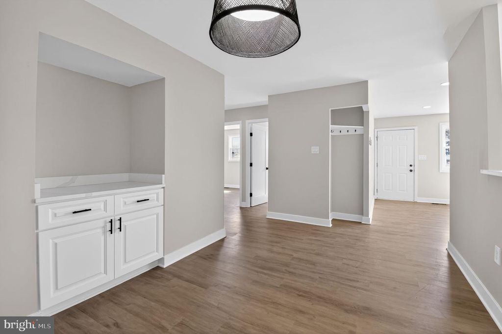 Image 8 of property listing at 3281 SUDLERSVILLE S, Laurel, MD 20724