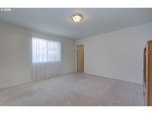 2004 Nw 12TH St, Battle Ground, WA 98604