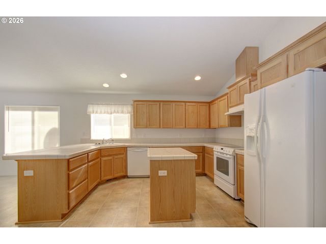 2004 Nw 12TH St, Battle Ground, WA 98604